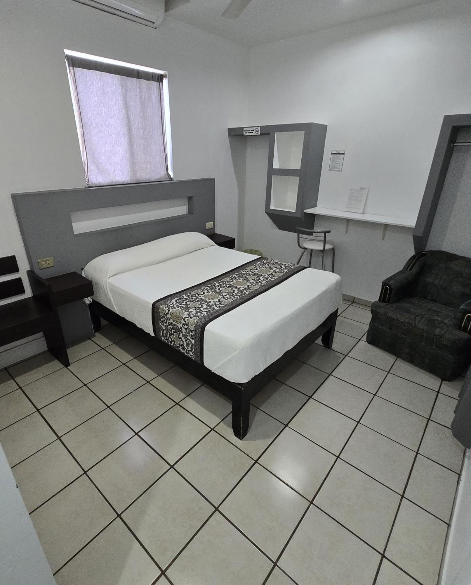 Hotel Raga Inn Тамасопо Екстериор снимка