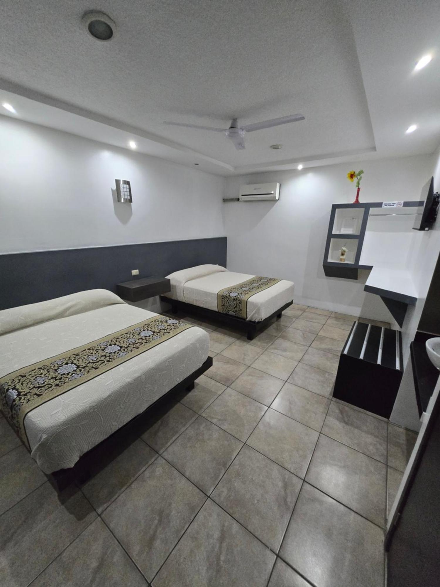 Hotel Raga Inn Тамасопо Екстериор снимка