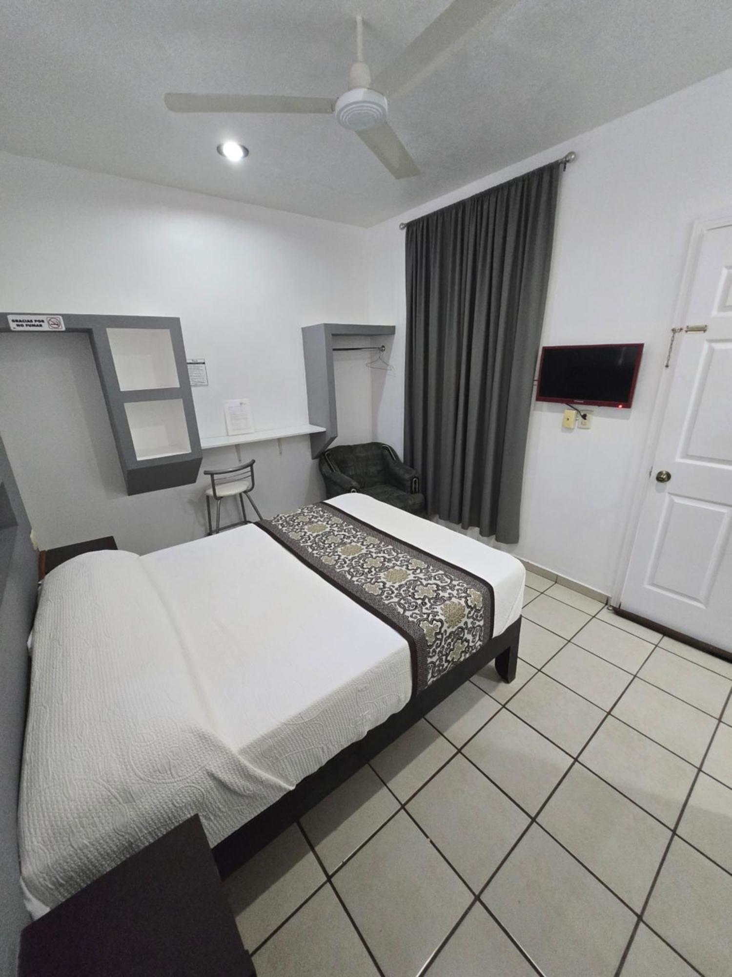 Hotel Raga Inn Тамасопо Екстериор снимка