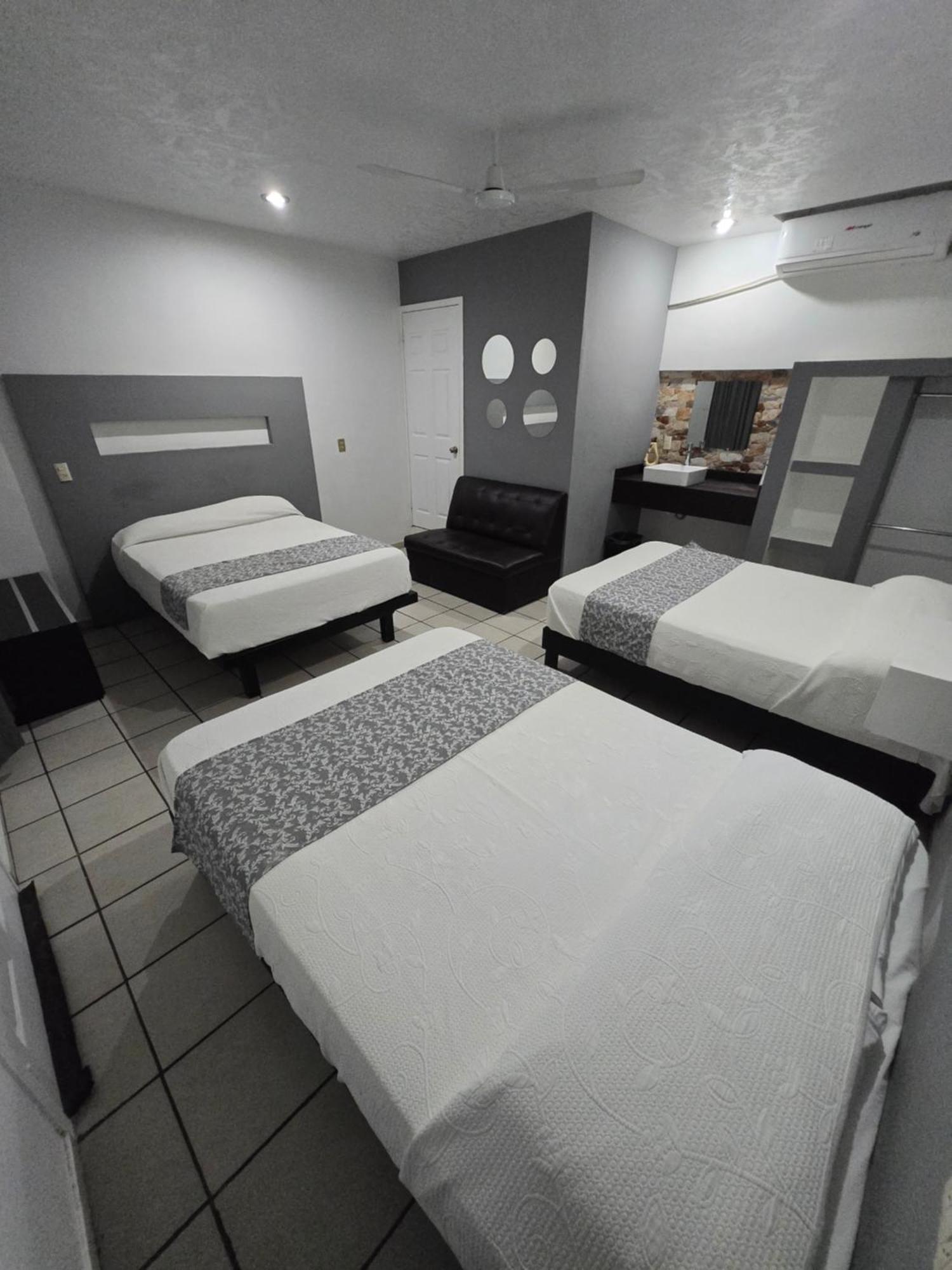 Hotel Raga Inn Тамасопо Екстериор снимка